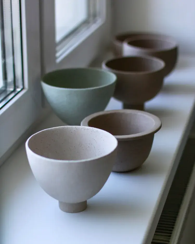 Large stoneware platter with raw clay rim detail